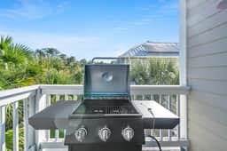Walk to Beach in 15! Pet Friendly, Pool, Dock