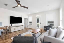 Furry friends on 30A! Walk to beach! 4 Bikes! Pool