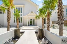 Pets! Private Pool! Walk to Beach! Bikes and LSV