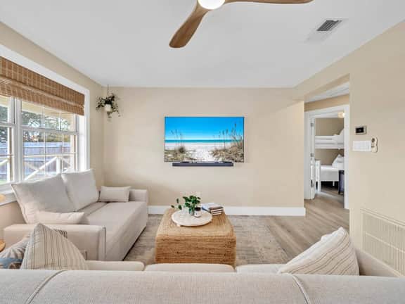 Pet Friendly! Walk to Beach! Fenced Yard!