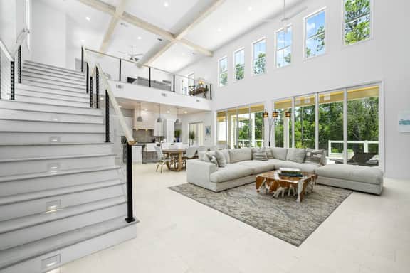 Pets! Private Pool! Walk to Beach! Bikes and LSV