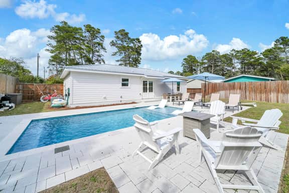 Splash in Private Pool, Bikes, Pets, Walk 2 Beach